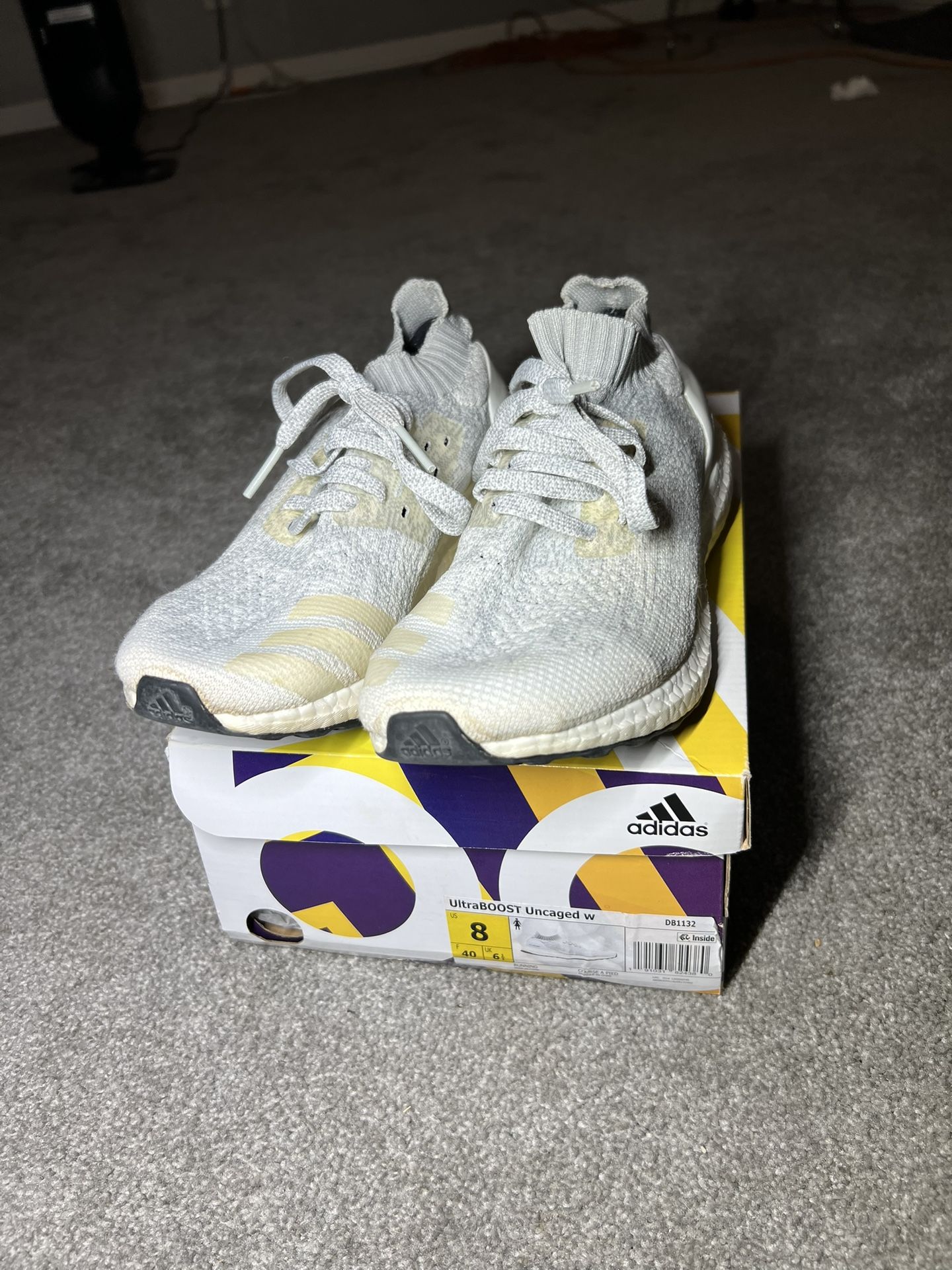 Size 8 women’s adidas ultra boost uncaged cloud white