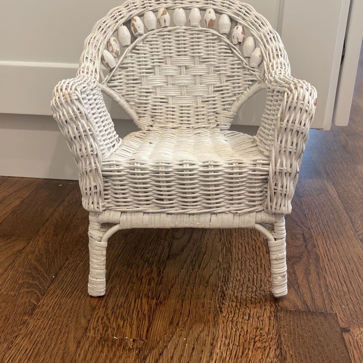 White Wicker Display chair 