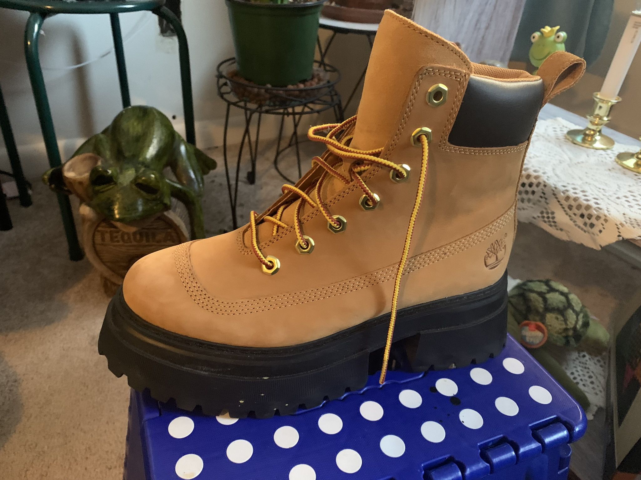 7.5 Women’s Timberland Boot