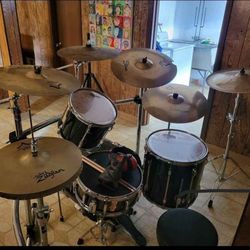 Tama Drum Set W /cymbals 