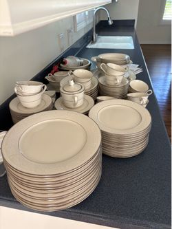 Noritake Sorrento china set for 12