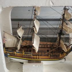 Amati 1432 - HMS Bounty 1787, 1:60