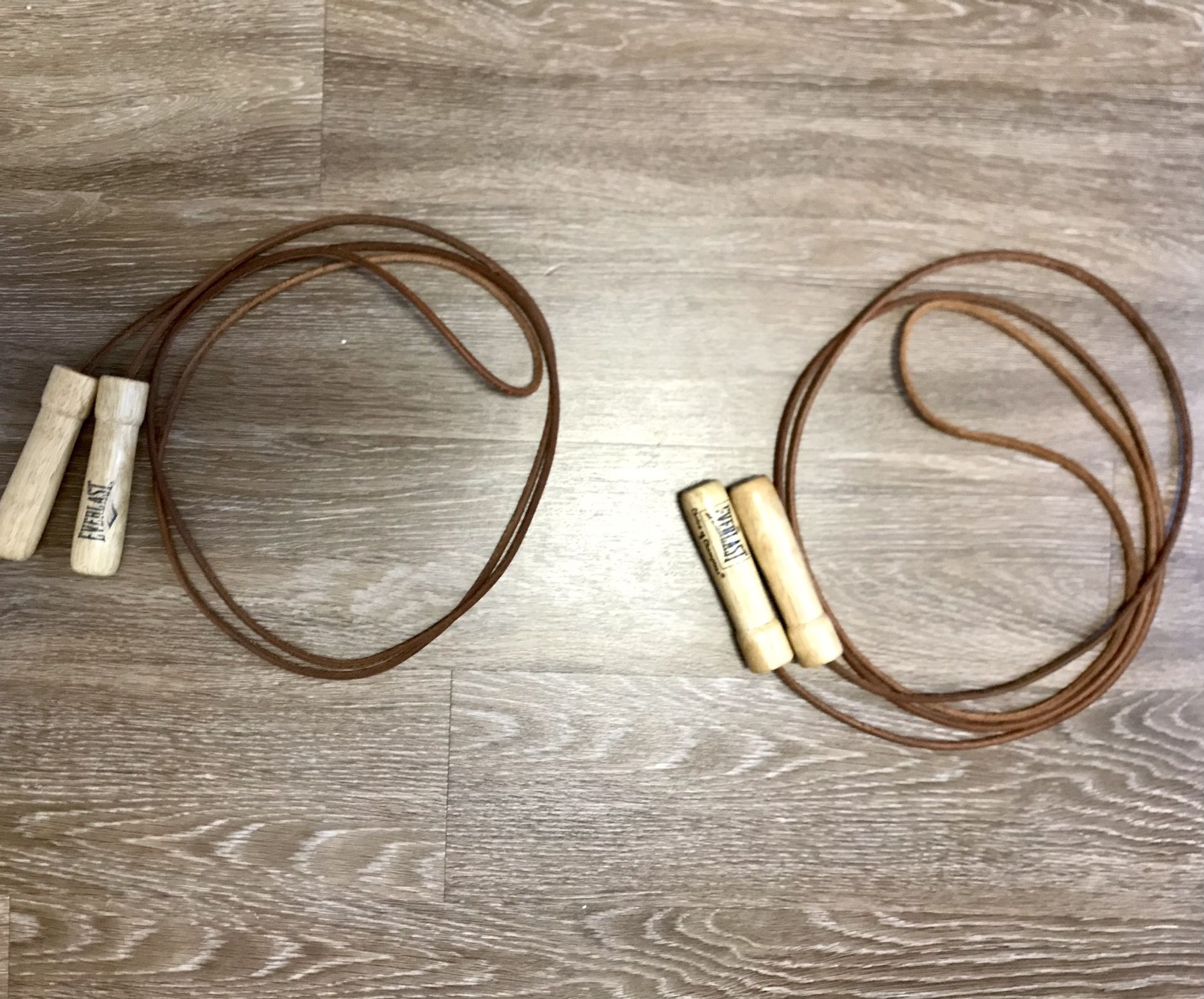 2 X (Barely Used) Everlast Leather Non-Weighted Jump Rope