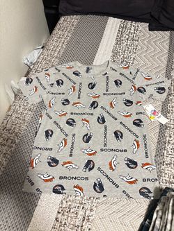 Denver Broncos T shirt NWT