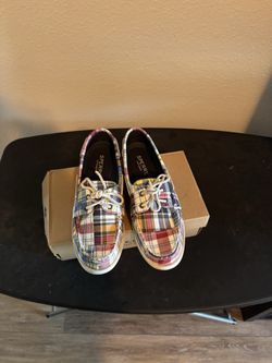 Women’s casual shoes size 8