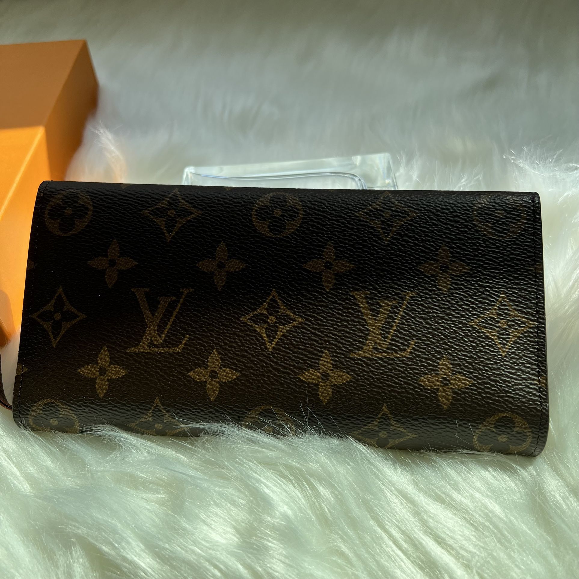 Women's Louis Vuitton Wallet for Sale in Alexandria, VA - OfferUp