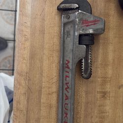 Milwaukee 18 Inch Pipe Wrench