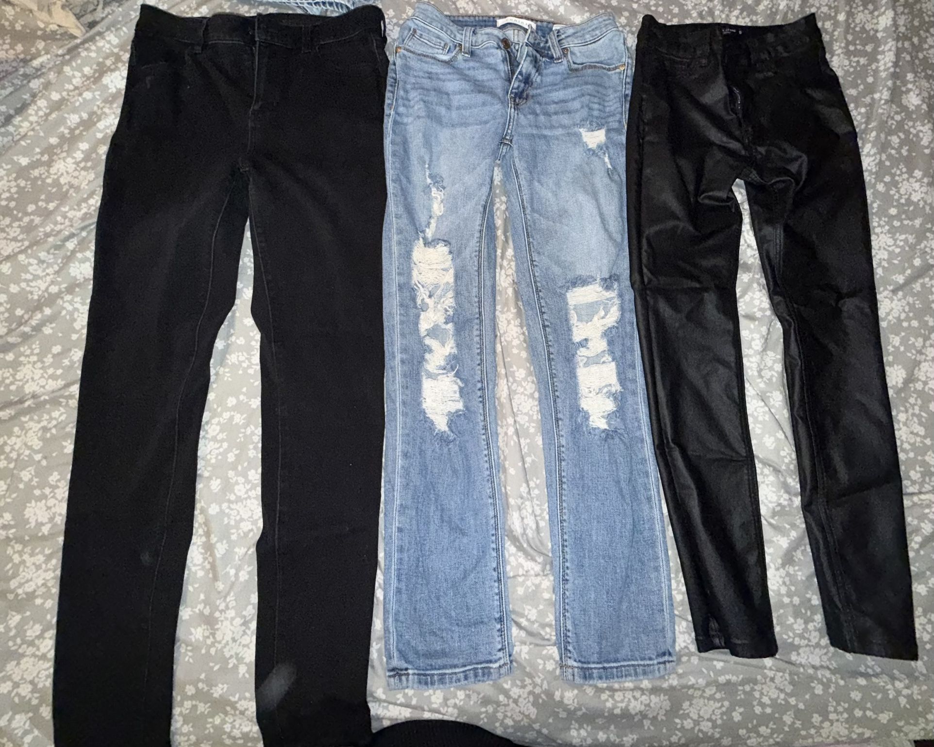 Jean,HOLLISTER,GUESS,LEVIS,Differente Brands And Sizes