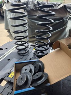 2002 Chevy Suburban 1500 Heavy Duty coil/springs and seat insulators