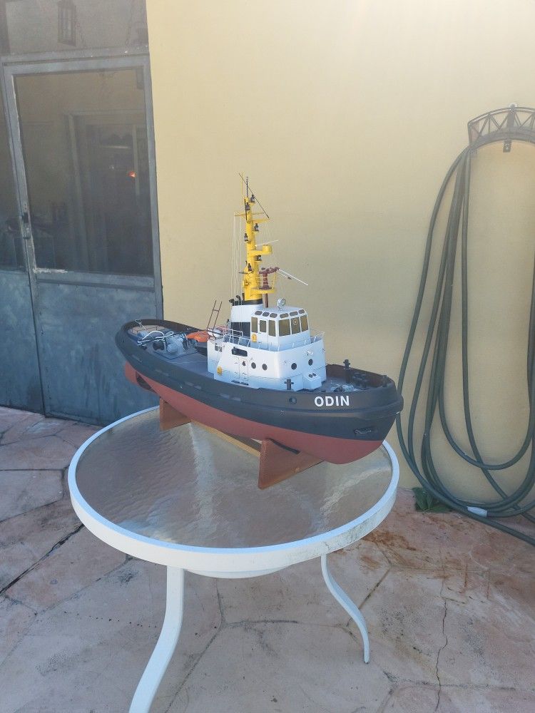 ROBBE ODIN TUGBOAT
