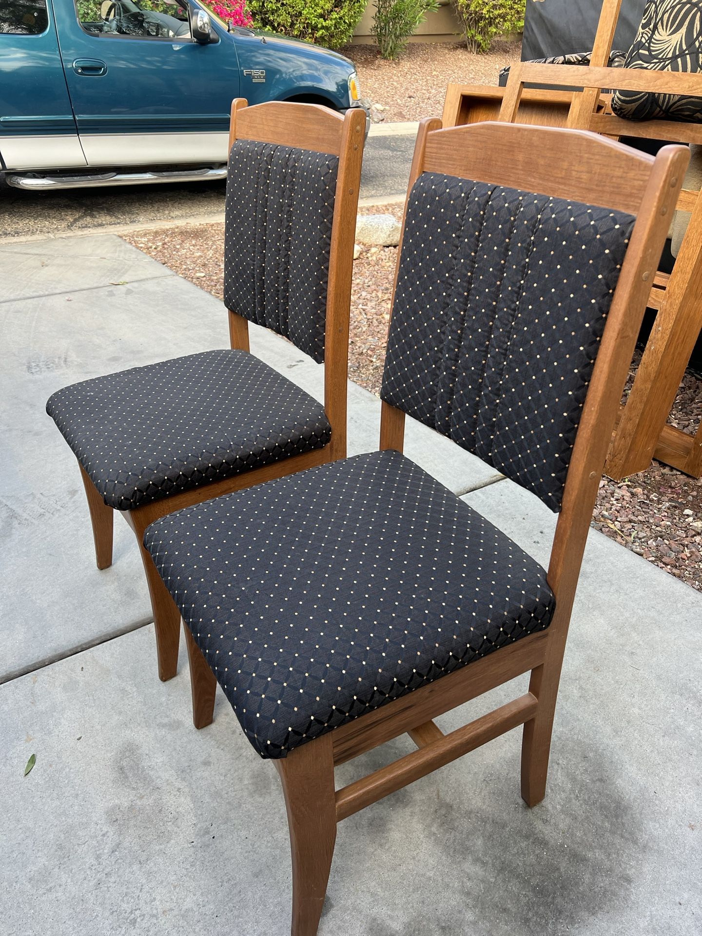 Chairs With Storage