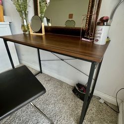 🖥️ Small Dark Wood Desk