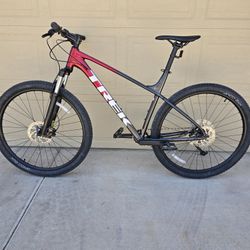 TREK MARLIN 6 MOUNTAIN BIKE, 29ER, 1X10 (XLARGE FRAME)