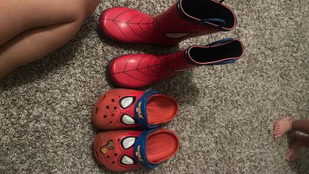 Crocs/boots