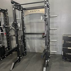 SQUAT RACK/ FUNCTIONAL TRAINER/ POWER CAGE/ ADJUSTABLE PULLEY SYSTEM/ GYM EQUIPMENT/ VESTA FITNESS 