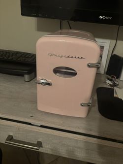 Mini Fridge 
