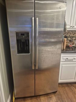 Refrigerator Silver J&G Brand