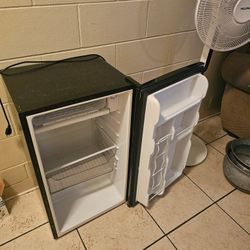 Mini Fridge 