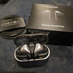 Samsung - Galaxy Buds3 Pro Wireless Earbud Headphones - Silver