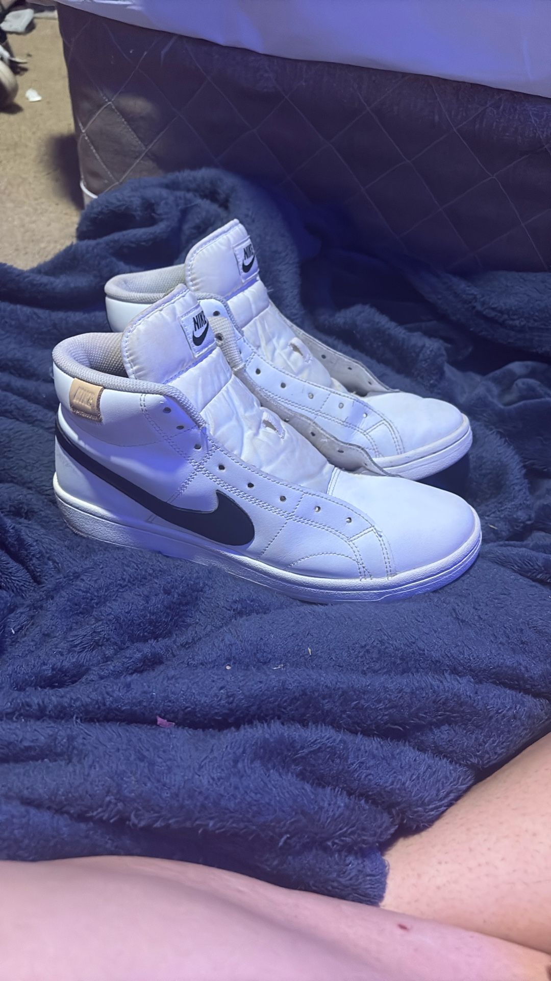 Nike Court Royals 2 Mid-top Sneaker