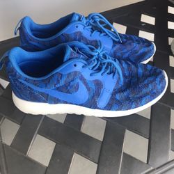 Slightly Used Very Good Condition Nike Woman’s Size 7