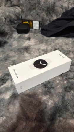 Samsung Galaxy Watch 8 in Box