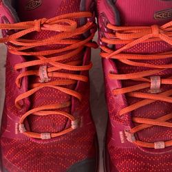 Keen Ladies 7.5 Hiking Boots 