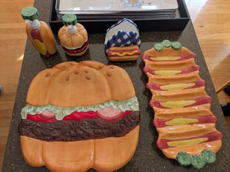 Novelty Ceramic Burger & Hot Dog Serving Set