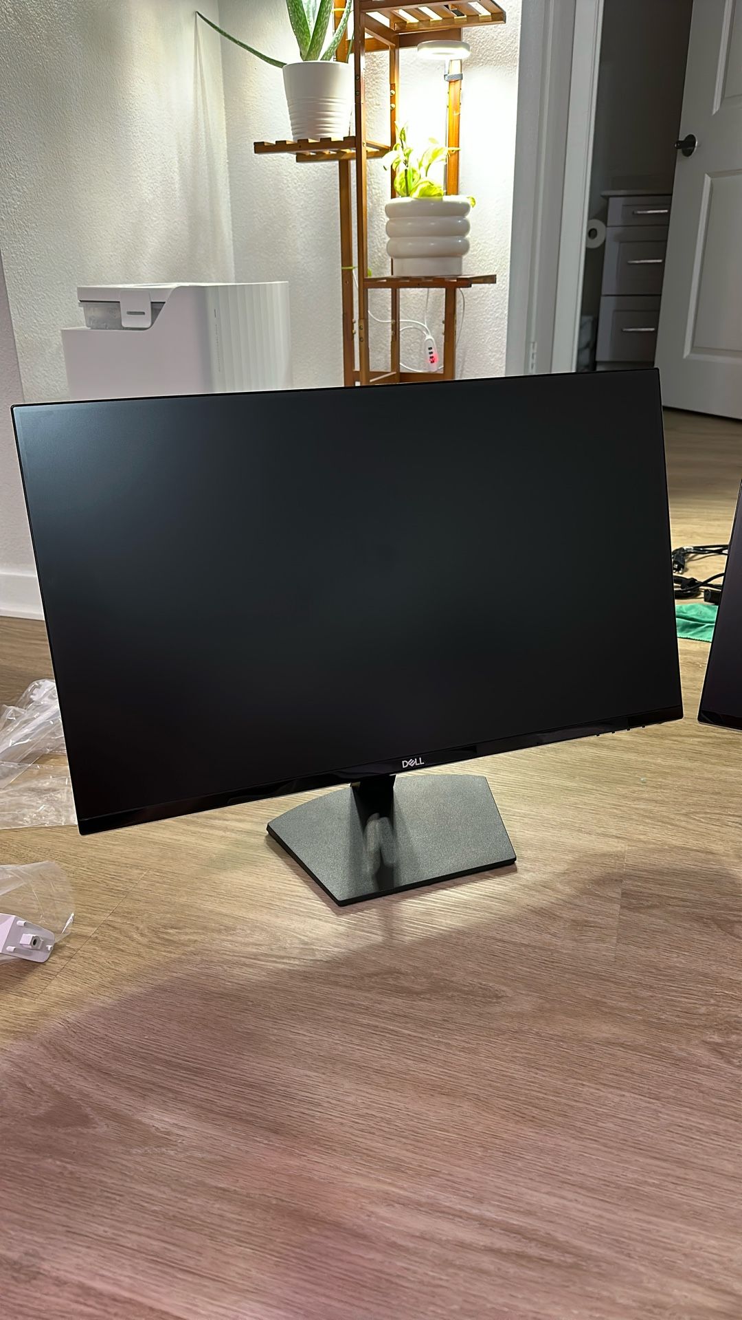27 Inch Dell Monitor x2 And Monitor Arms
