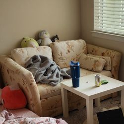 🌸Affordable Floral Loveseat 🌸