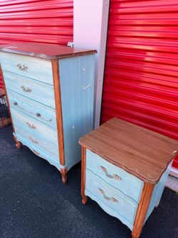 2 Pc vintage dresser and bedside table