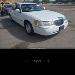 2002 Lincoln Town Car