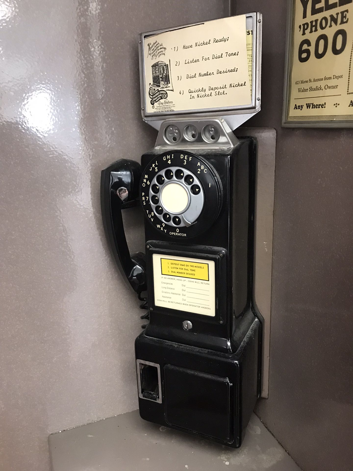 Vintage phonebooth 30.5”x30.5x83”