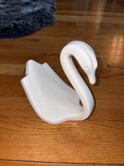Ed May Vintage White Contemporary Abstract Swan Towel Holder