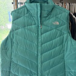                      550 North face Woman’s Vest