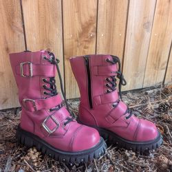 T.U.K Boots Sz 7