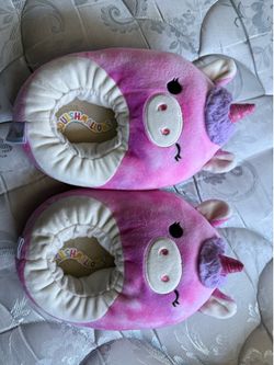 Girls squish mellow slippers