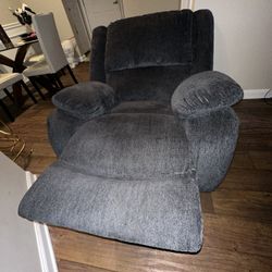 Like New Recliner 