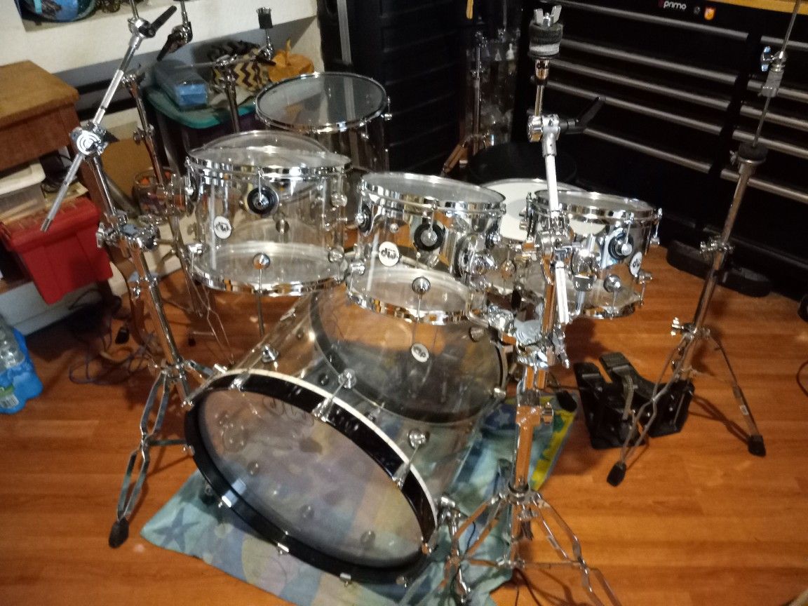 DW Design 7-piece Acrylic Drum Set In Brand-New Condition