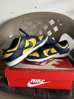 Dunk low size 10 Michigan  