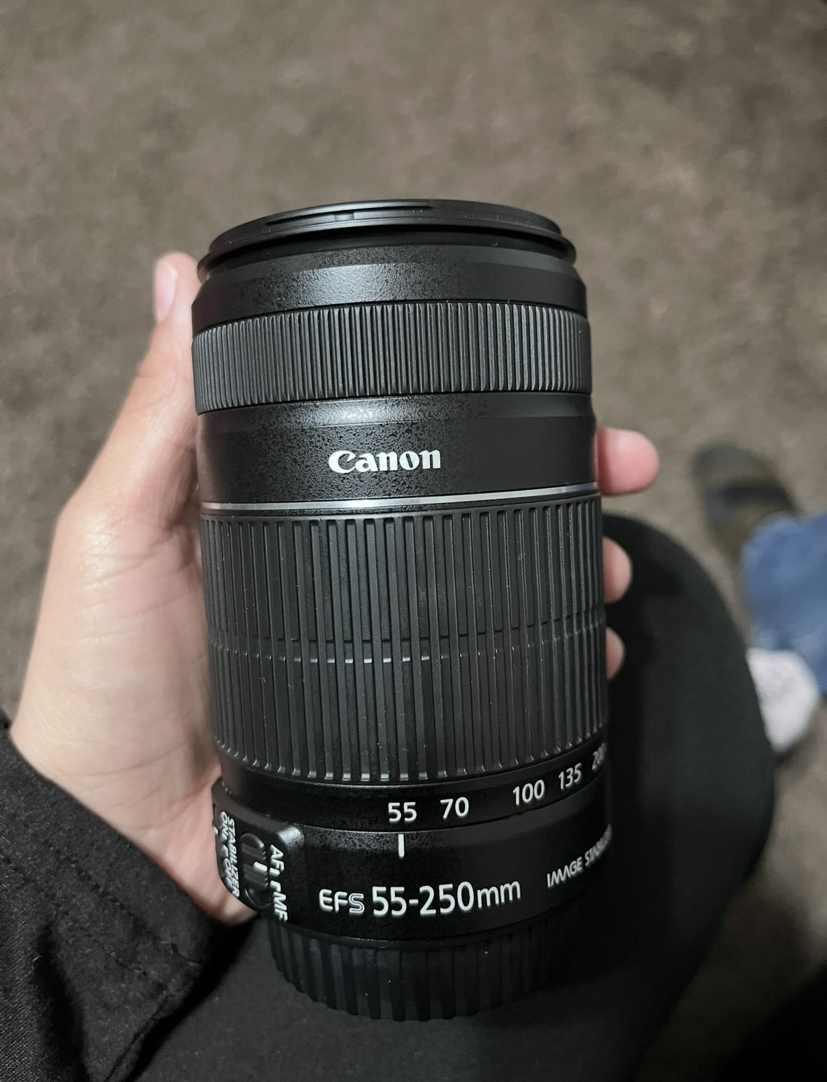 Canon zoom lens ef-s 55-250mm
