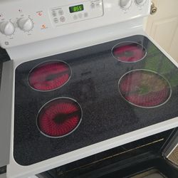 GE Electric Stove