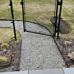 100+ feet chicken wire fence