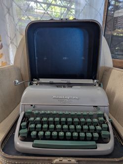 Remington Letter-Riter Deluxe Vintage Typewriter