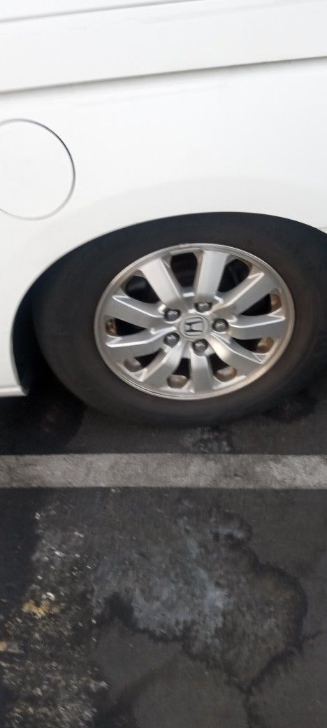 Honda Odyssey OEM 16" Wheels With Tires