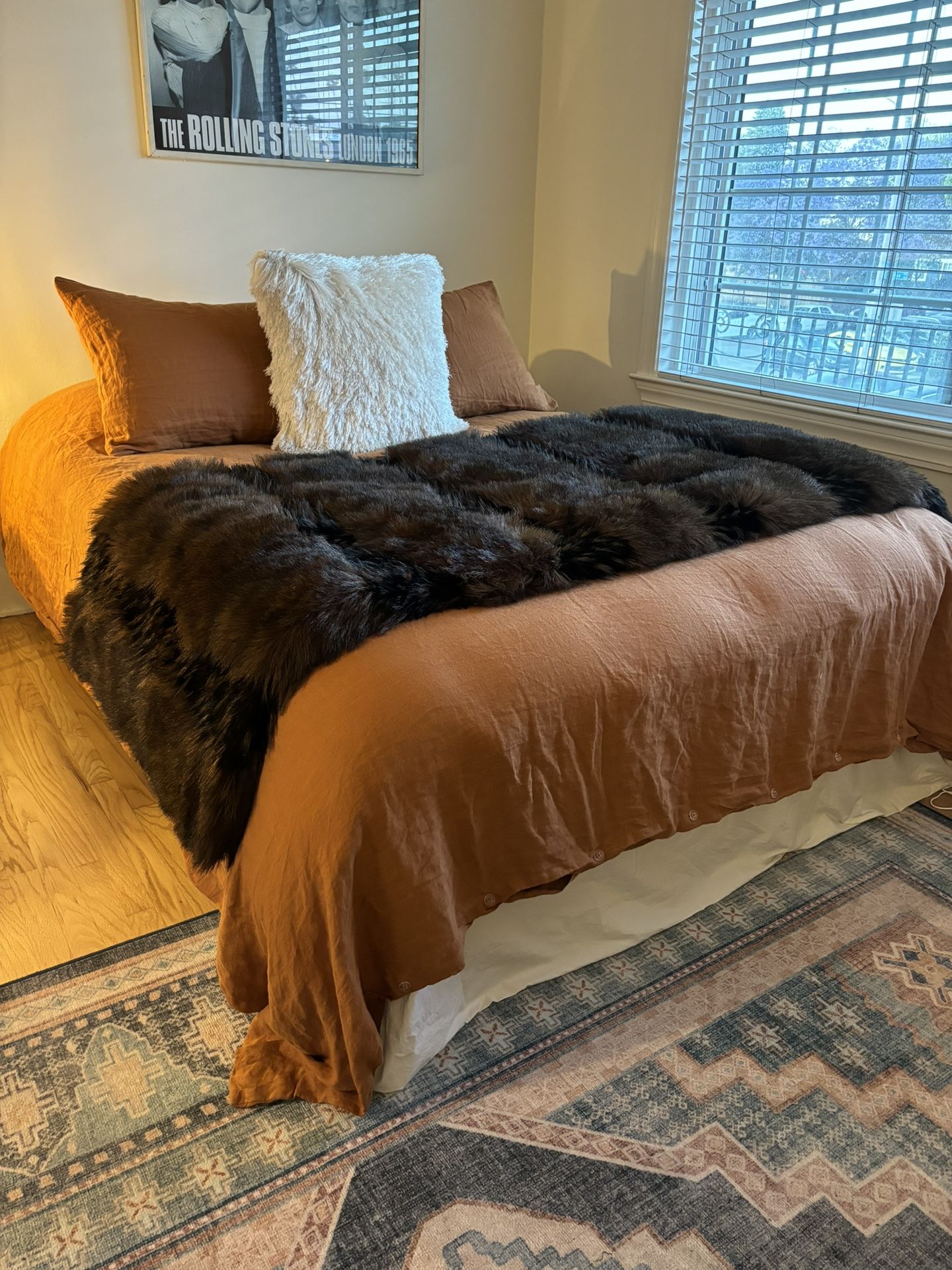 Queen Bed+Bed Frame
