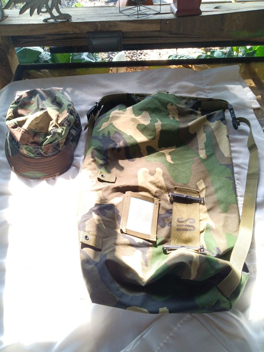 Camo Military Backpack And Cap With Neckflap