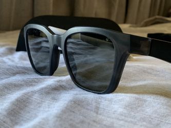 Bose Frames Alto w/ Built in Bluetooth Speakers