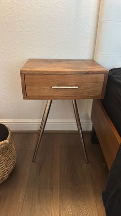 2 Nightstands