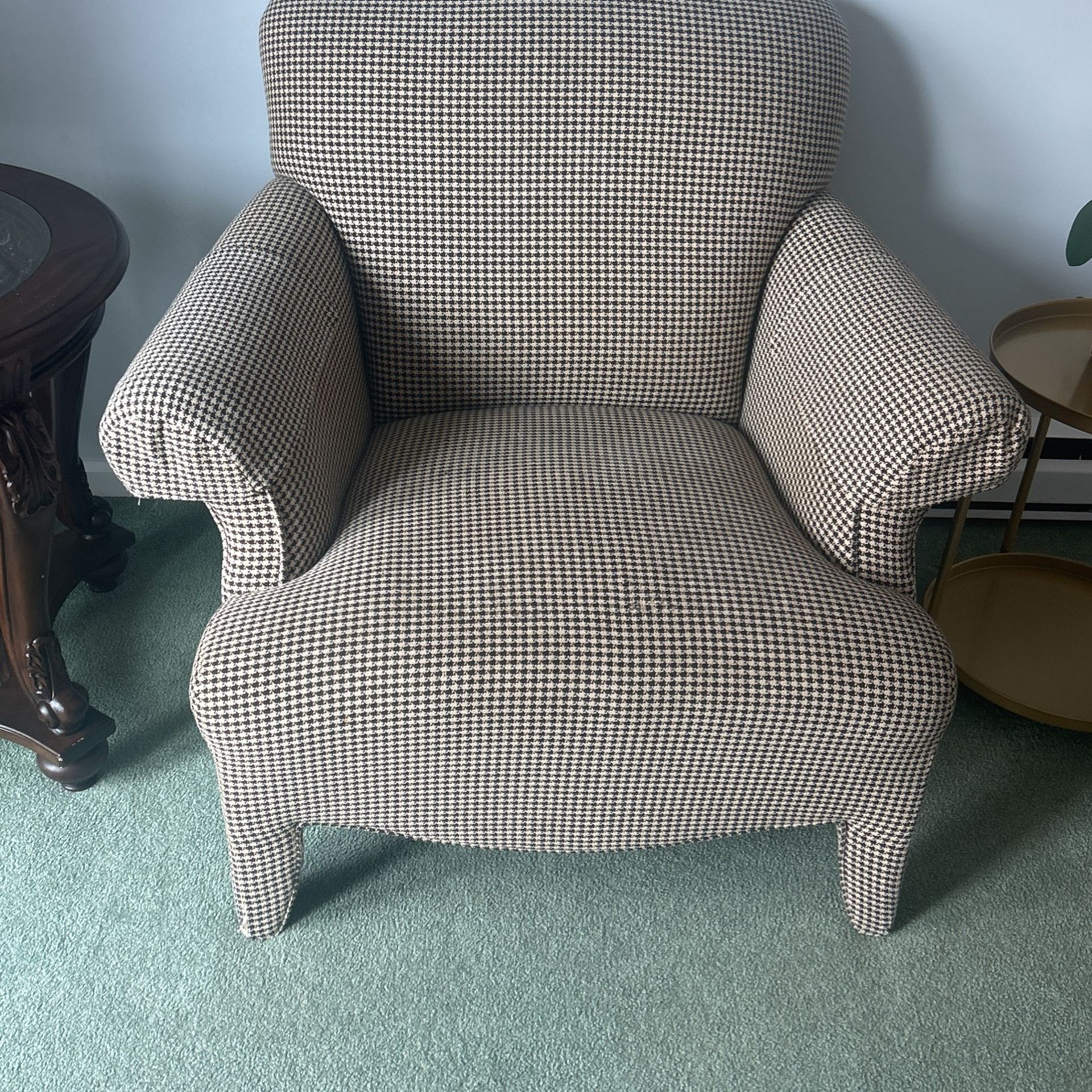 Comfy Chair and Side Table. Great Condition!